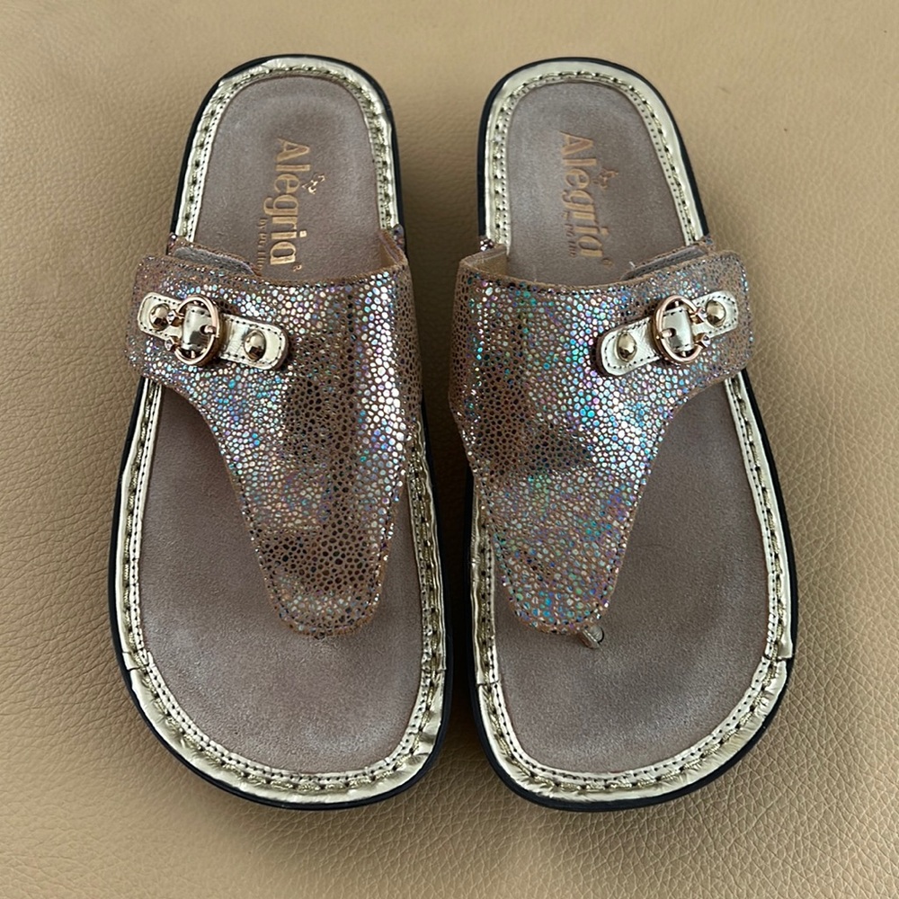 Alegria Sandals - LIKE NEW! European 38 or US 7.5 GOLD 🌟🌟🌟